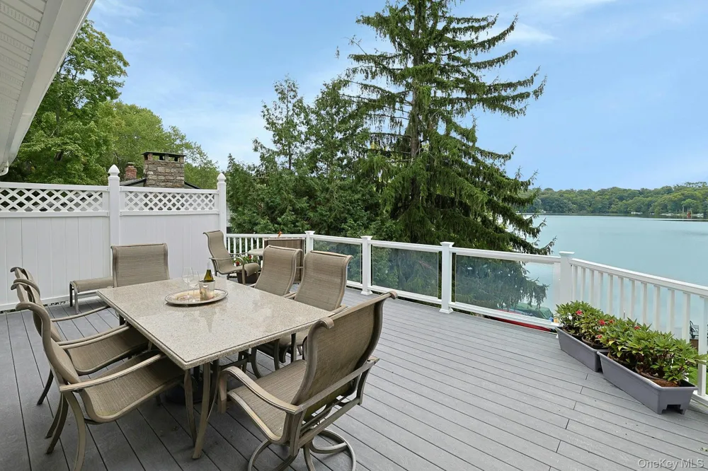 11 Lakeside Road Mahopac, NY 10541