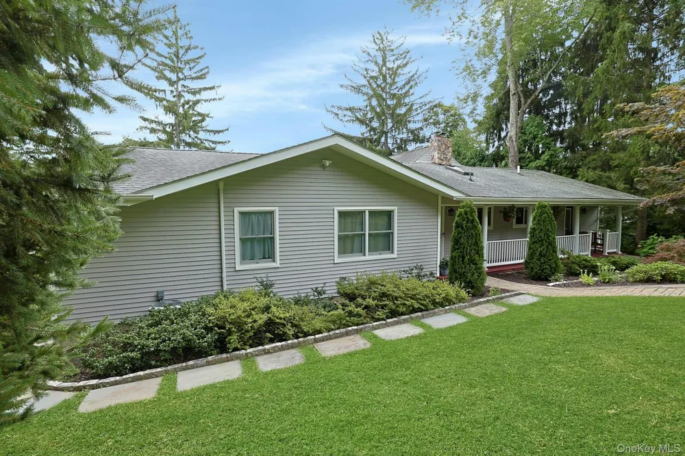 11 Lakeside Road Mahopac, NY 10541