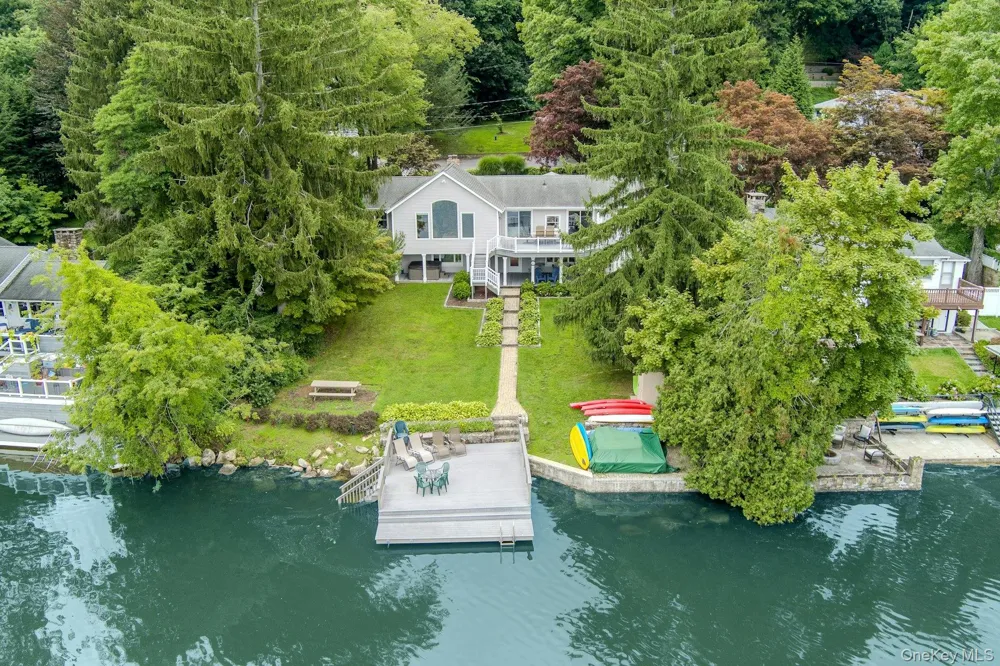 11 Lakeside Road Mahopac, NY 10541