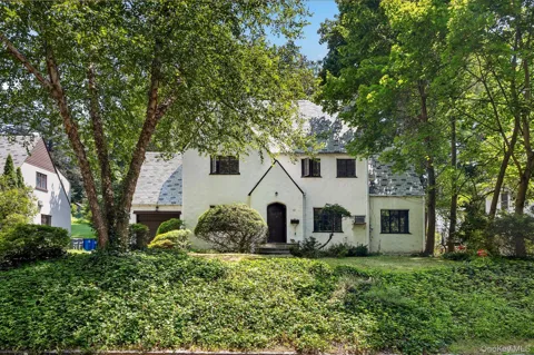 10 River Road