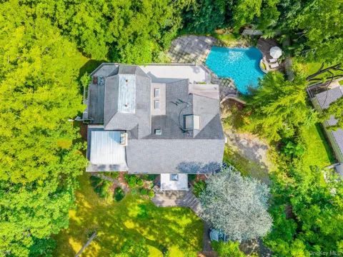 6 The Maples