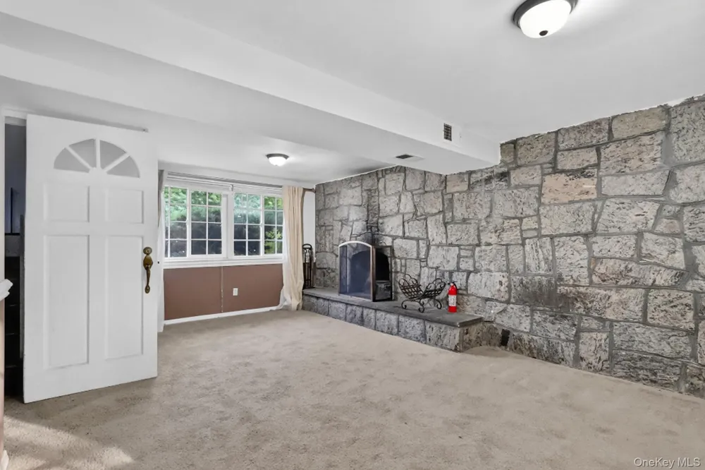 14 Branch Lane East Setauket, NY 11733
