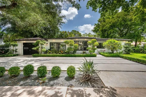 831 Cortez St
