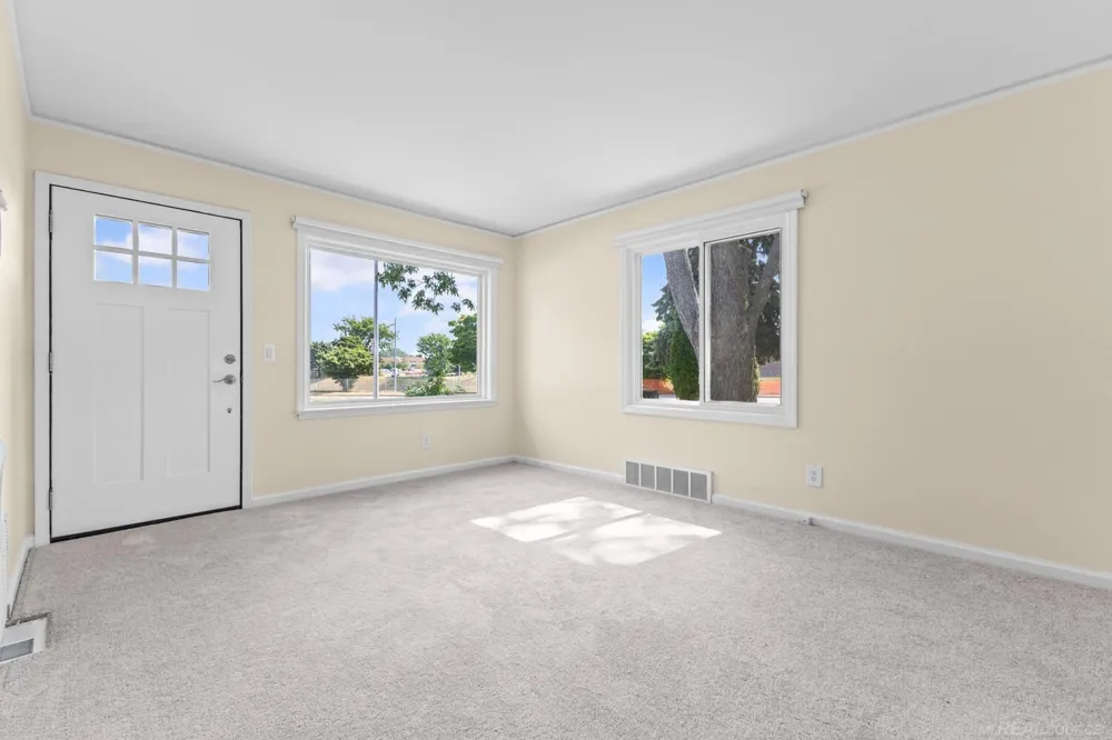20626 Ridgemont Road Harper Woods City, MI 48225