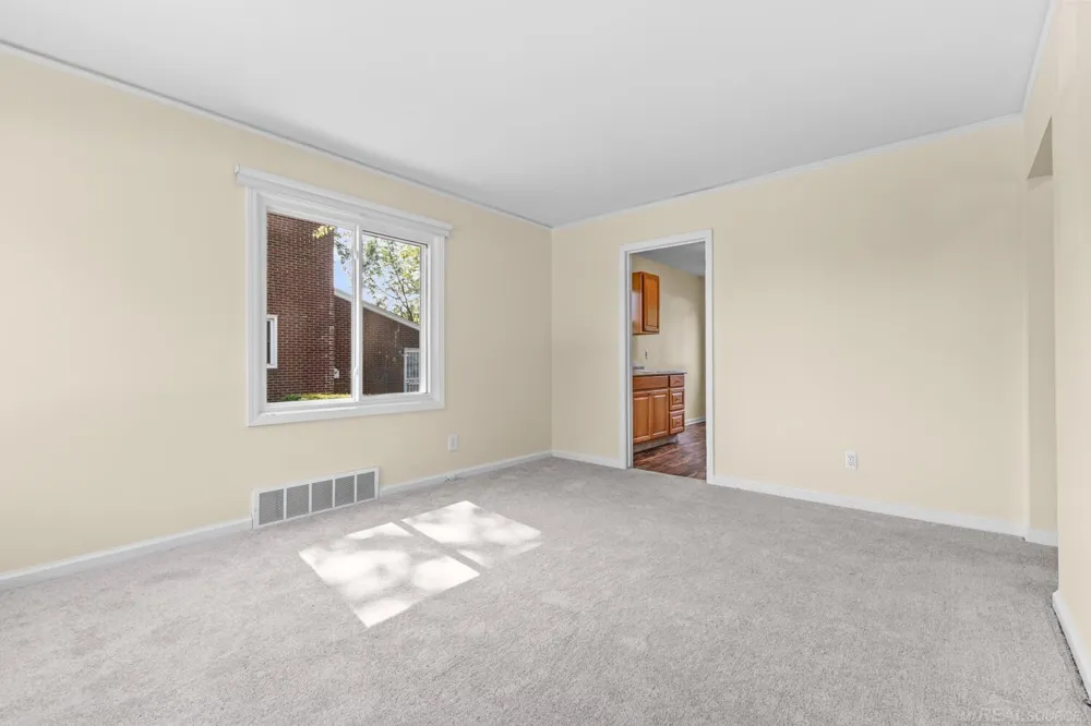 20626 Ridgemont Road Harper Woods City, MI 48225