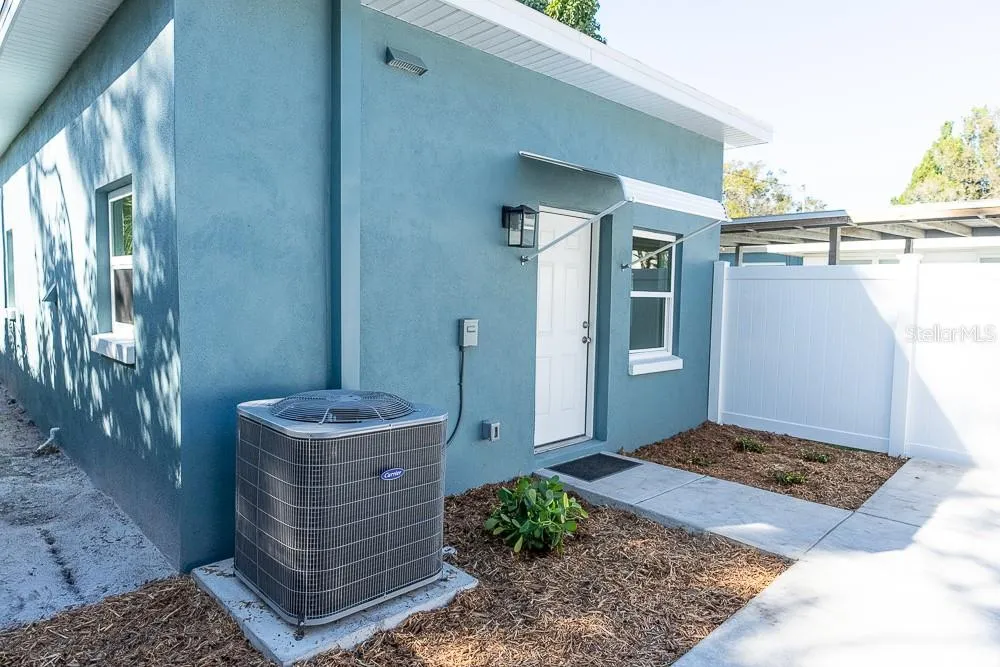 3520 1/2 8TH AVENUE St Petersburg, FL 33713