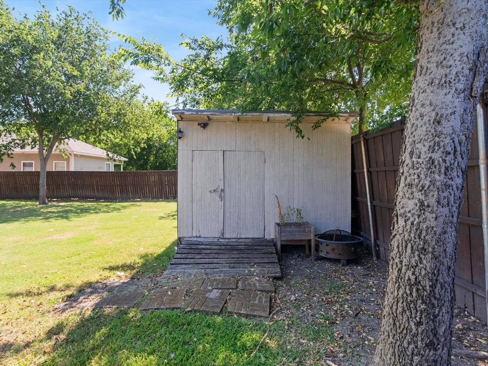 108 Baker Street Ferris, TX 75125
