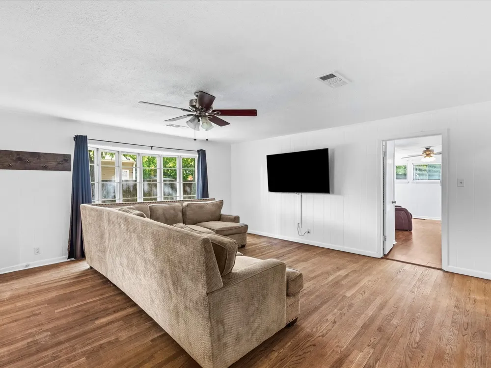 108 Baker Street Ferris, TX 75125