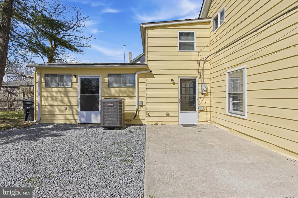 31 BANCROFT AVENUE Colonial Beach, VA 22443