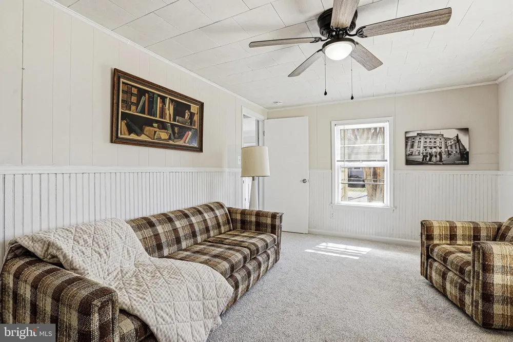 31 BANCROFT AVENUE Colonial Beach, VA 22443