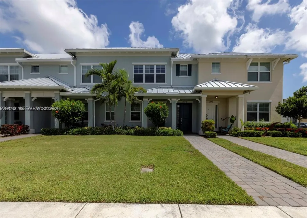 1240 Eucalyptus Dr #2 Hollywood, FL 33021