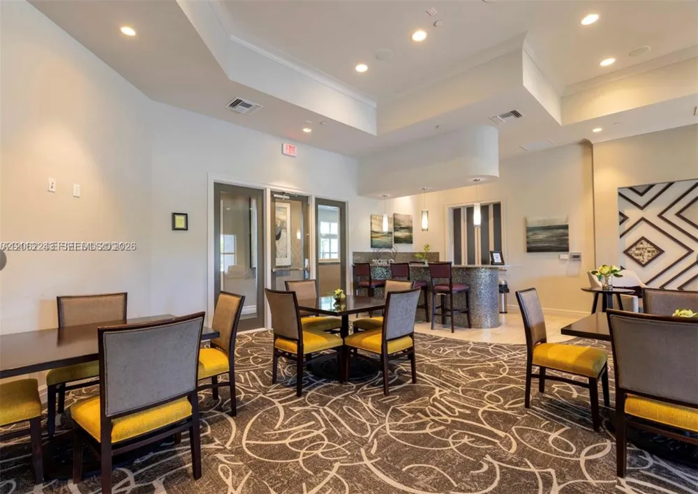 1240 Eucalyptus Dr #2 Hollywood, FL 33021