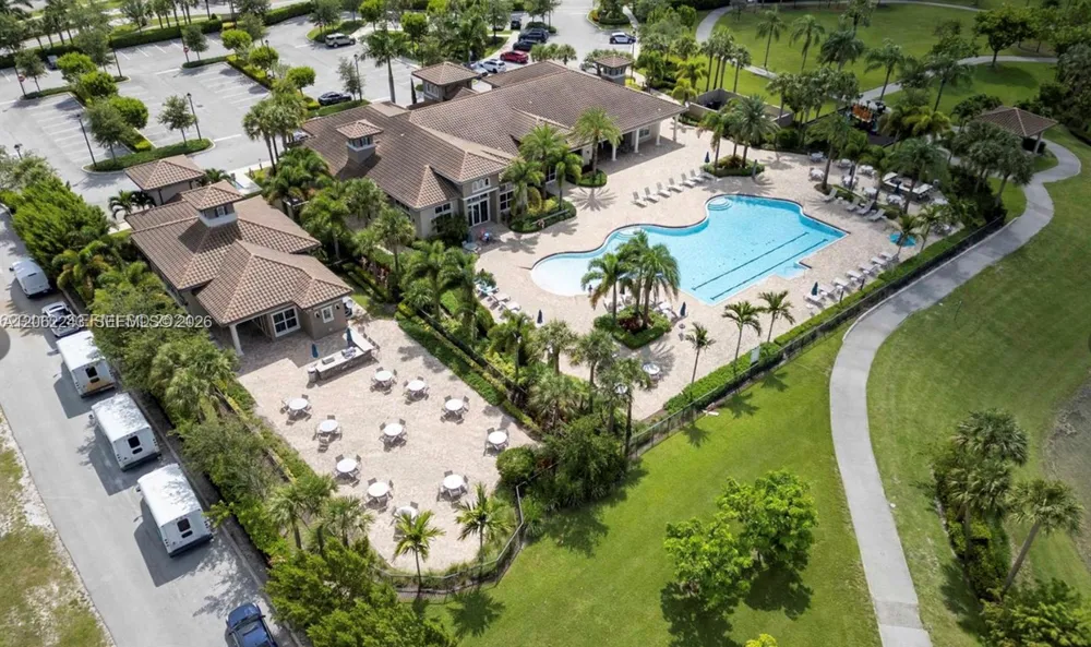 1240 Eucalyptus Dr #2 Hollywood, FL 33021