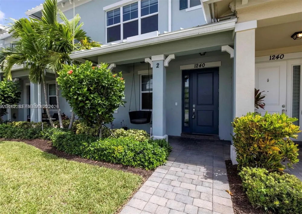 1240 Eucalyptus Dr #2 Hollywood, FL 33021