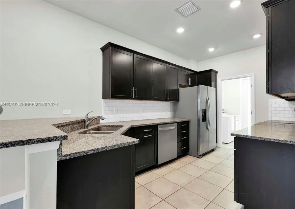 1240 Eucalyptus Dr #2 Hollywood, FL 33021