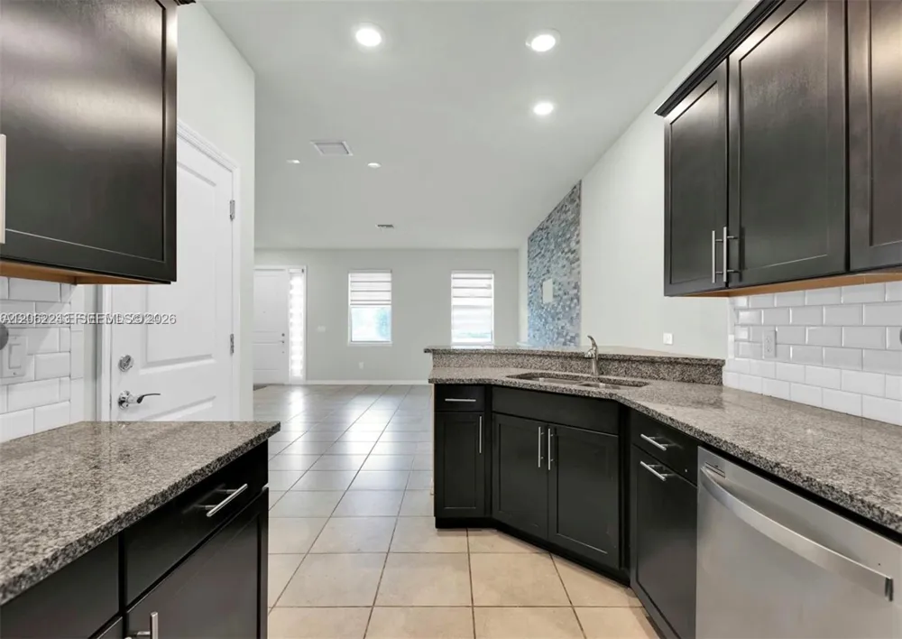 1240 Eucalyptus Dr #2 Hollywood, FL 33021