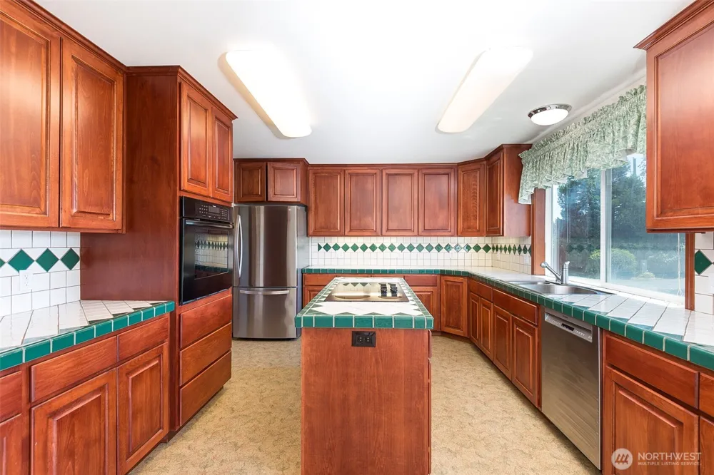 12 Tulip Lane Sequim, WA 98382