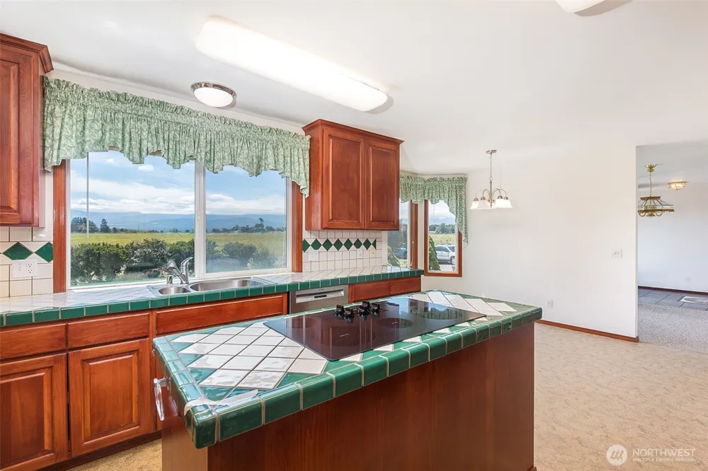 12 Tulip Lane Sequim, WA 98382