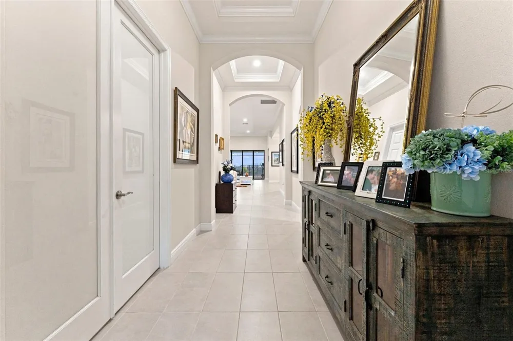 10370 MEADOWRUN DRIVE Lithia, FL 33547