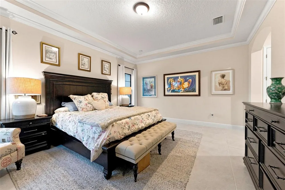 10370 MEADOWRUN DRIVE Lithia, FL 33547