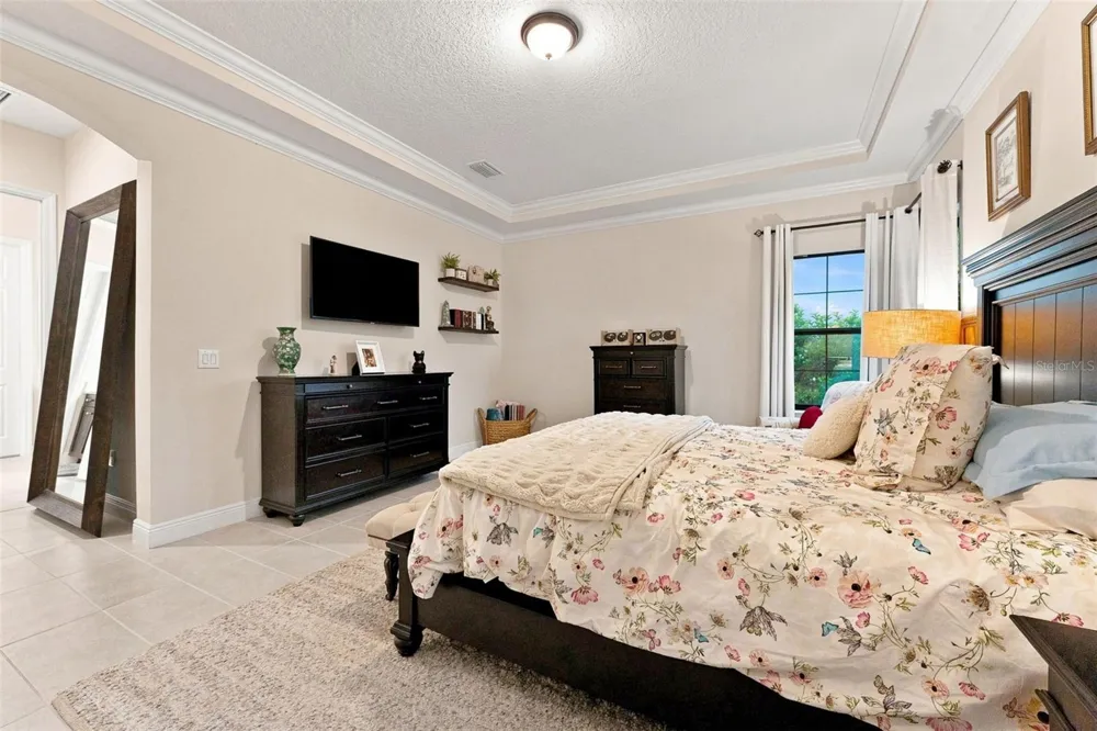10370 MEADOWRUN DRIVE Lithia, FL 33547