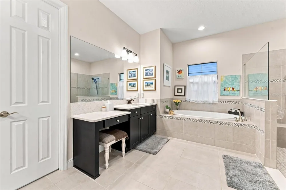 10370 MEADOWRUN DRIVE Lithia, FL 33547