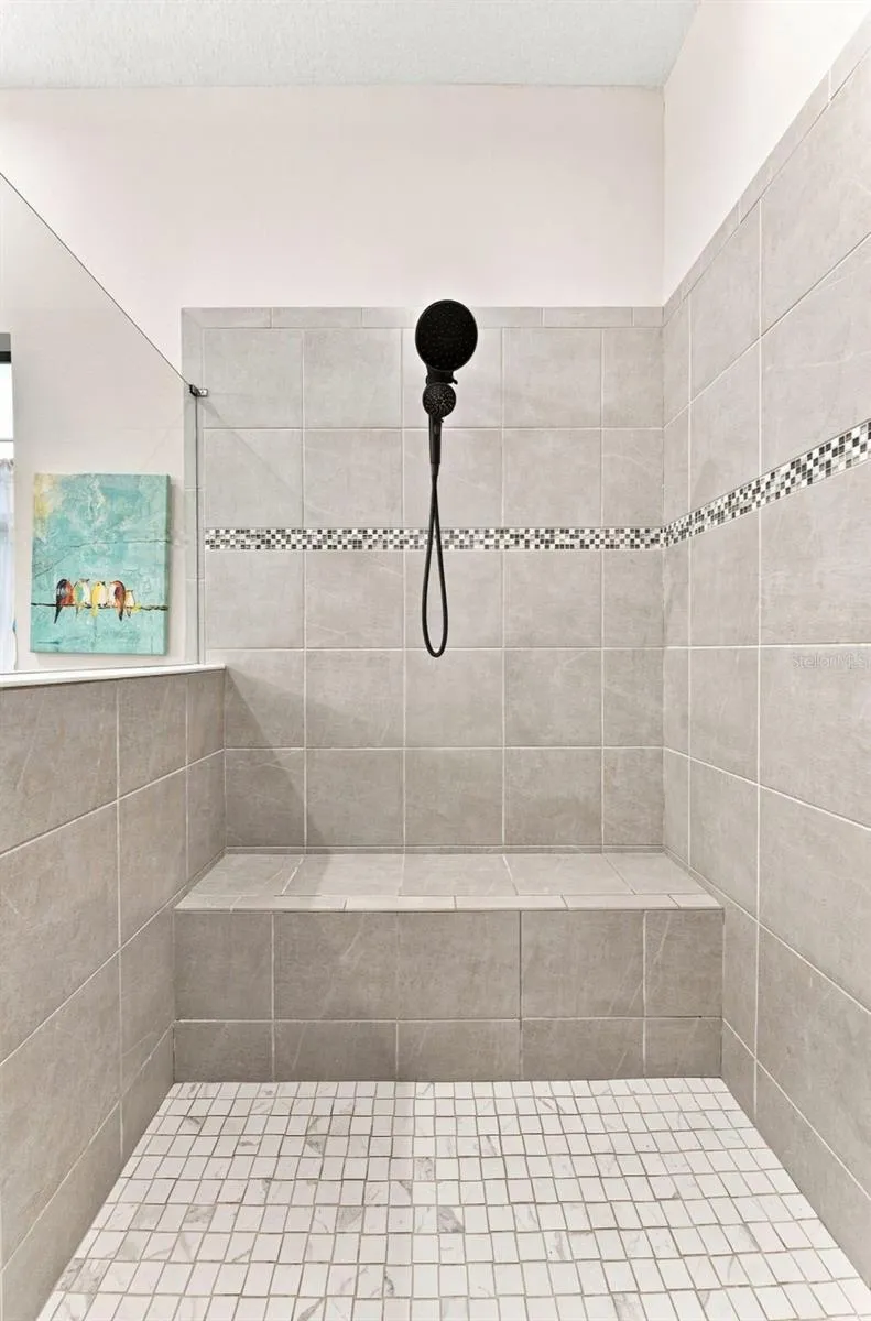 10370 MEADOWRUN DRIVE Lithia, FL 33547