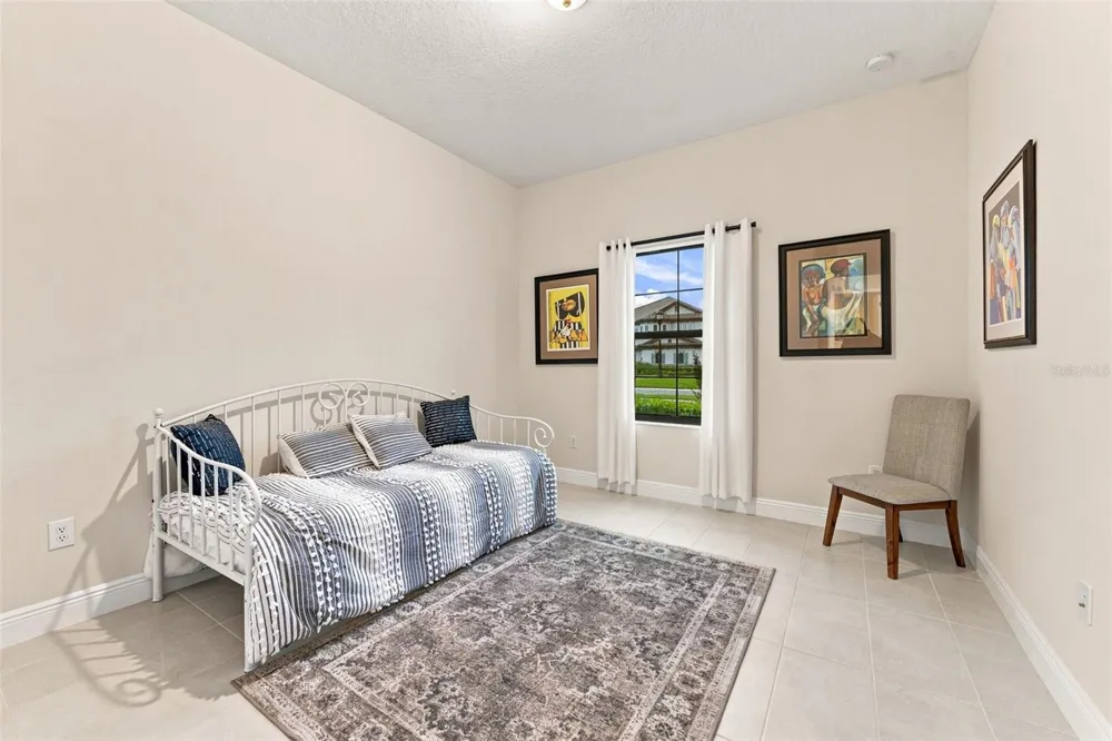 10370 MEADOWRUN DRIVE Lithia, FL 33547
