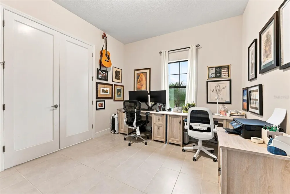 10370 MEADOWRUN DRIVE Lithia, FL 33547