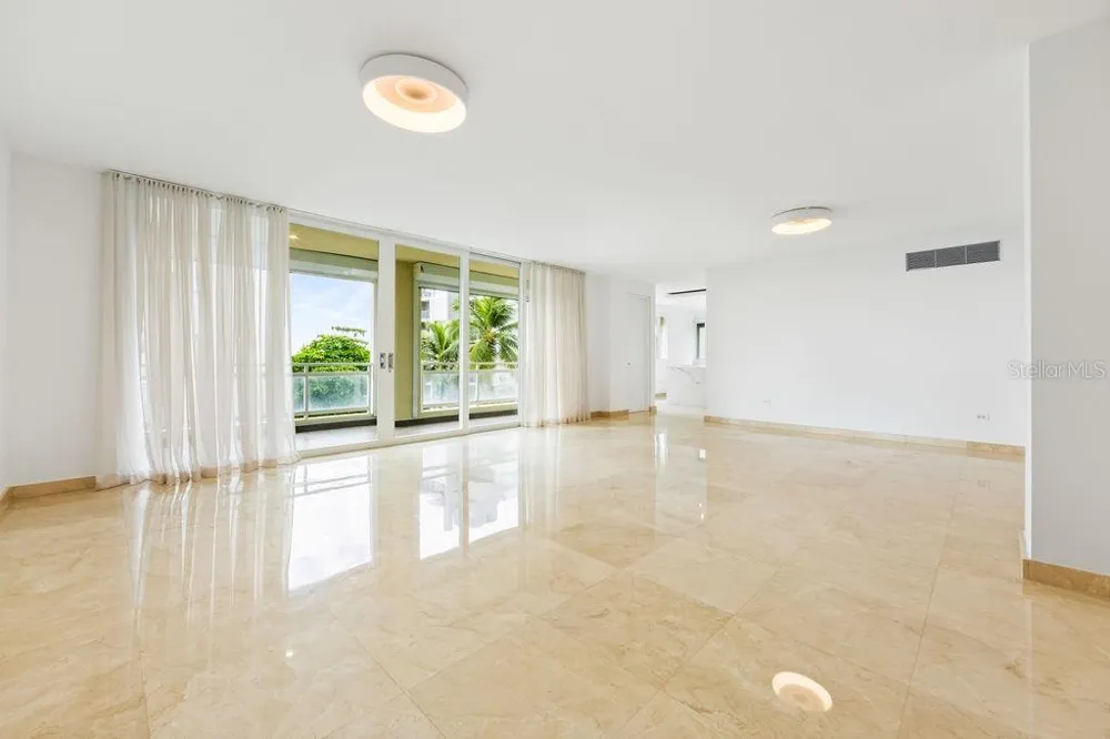 20 CARRION COURT #401 San Juan, PR 00911
