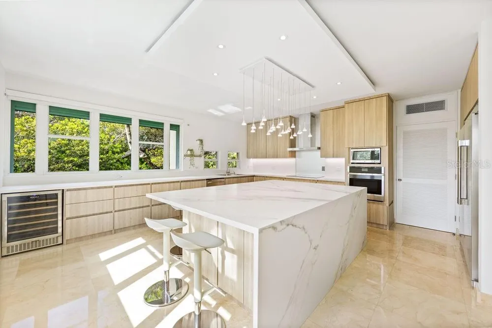 20 CARRION COURT #401 San Juan, PR 00911