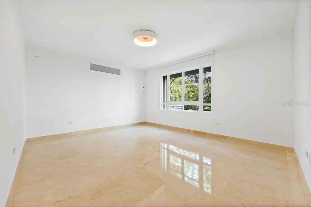 20 CARRION COURT #401 San Juan, PR 00911