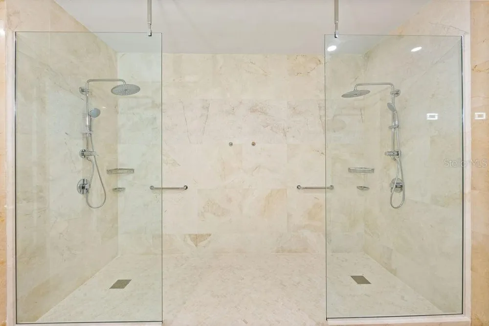 20 CARRION COURT #401 San Juan, PR 00911