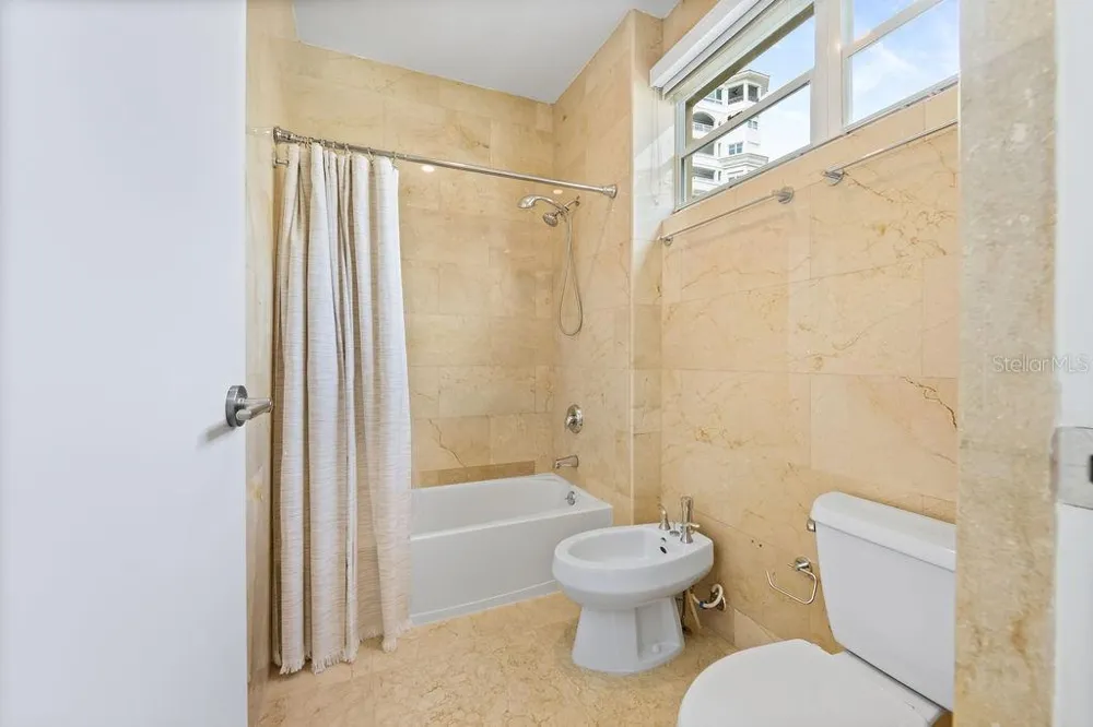 20 CARRION COURT #401 San Juan, PR 00911