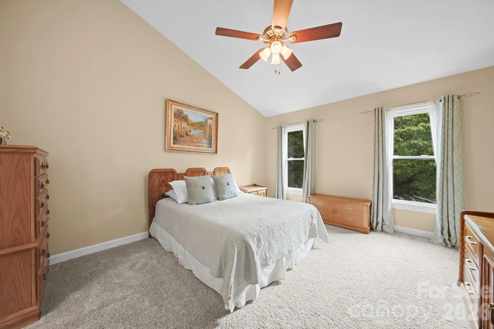2527 Heathershire Lane Matthews, NC 28105