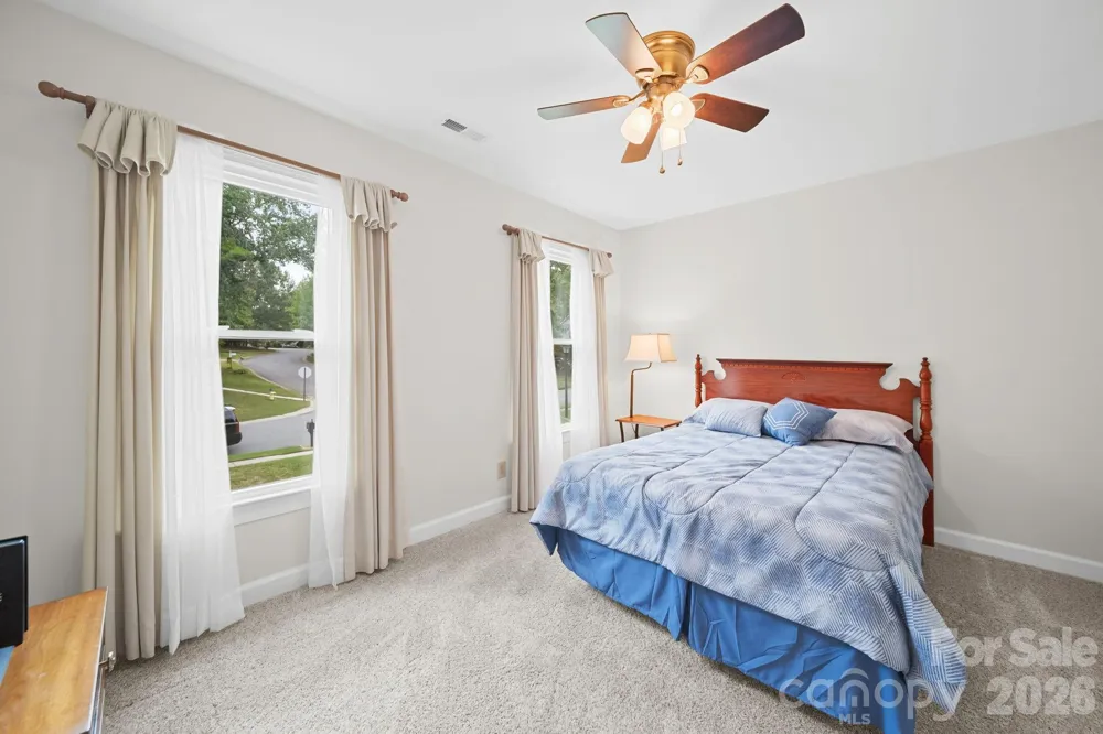 2527 Heathershire Lane Matthews, NC 28105