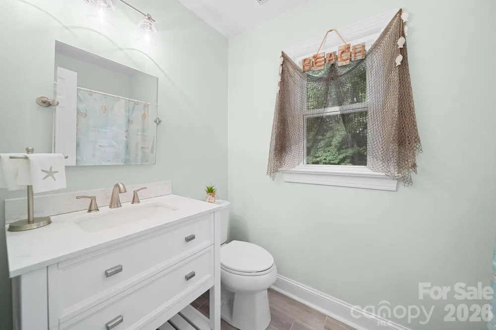 2527 Heathershire Lane Matthews, NC 28105