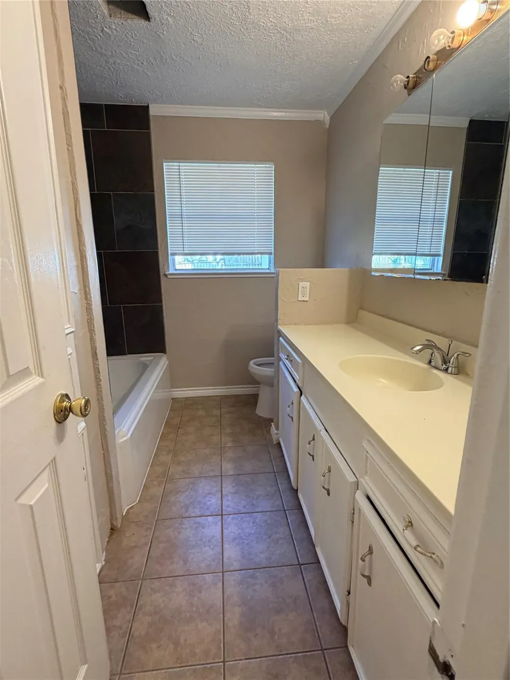 2513 Mulberry Lane Pasadena, TX 77502