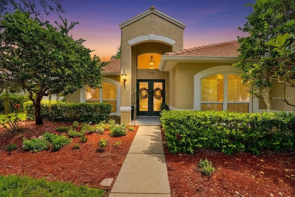 5539 AVENUE DU SOLEIL Lutz, FL 33558