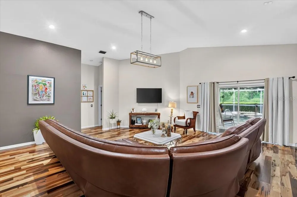 5539 AVENUE DU SOLEIL Lutz, FL 33558