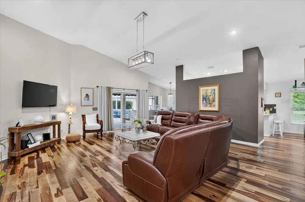 5539 AVENUE DU SOLEIL Lutz, FL 33558