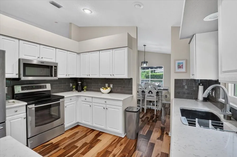 5539 AVENUE DU SOLEIL Lutz, FL 33558