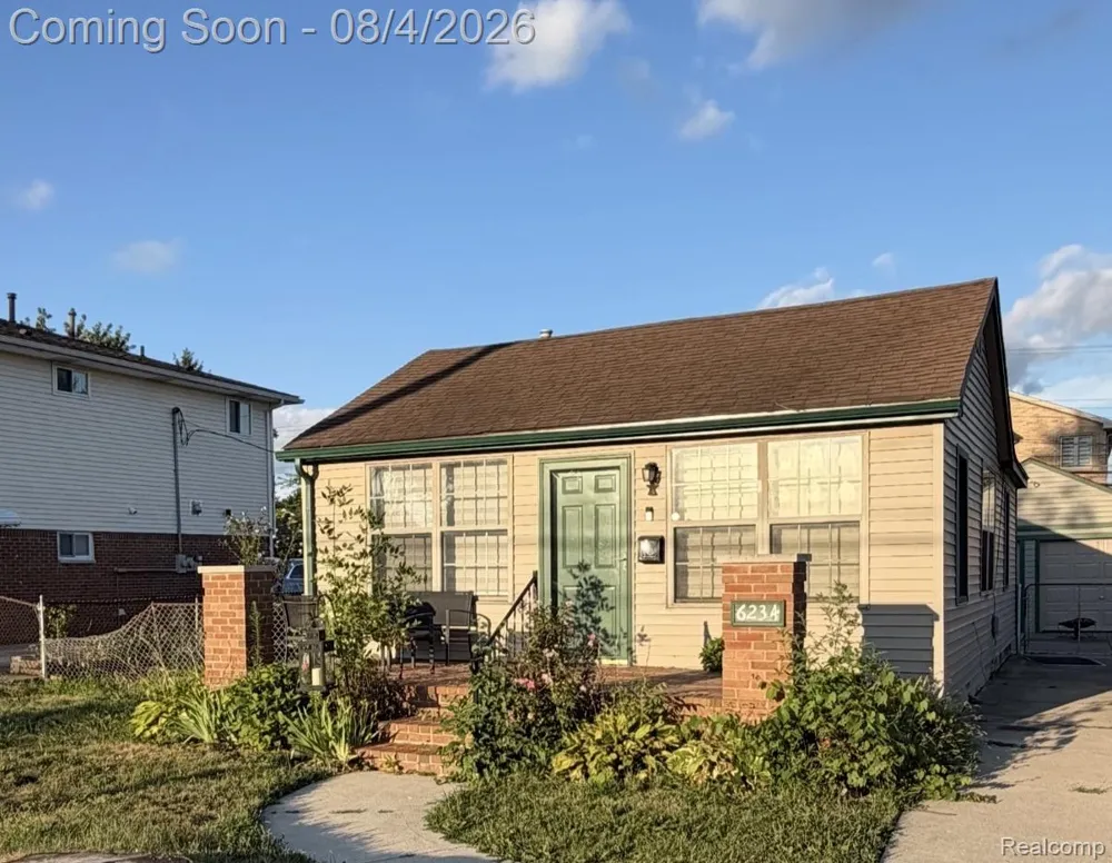 6234 Beech Daly Road Dearborn Heights City, MI 48127