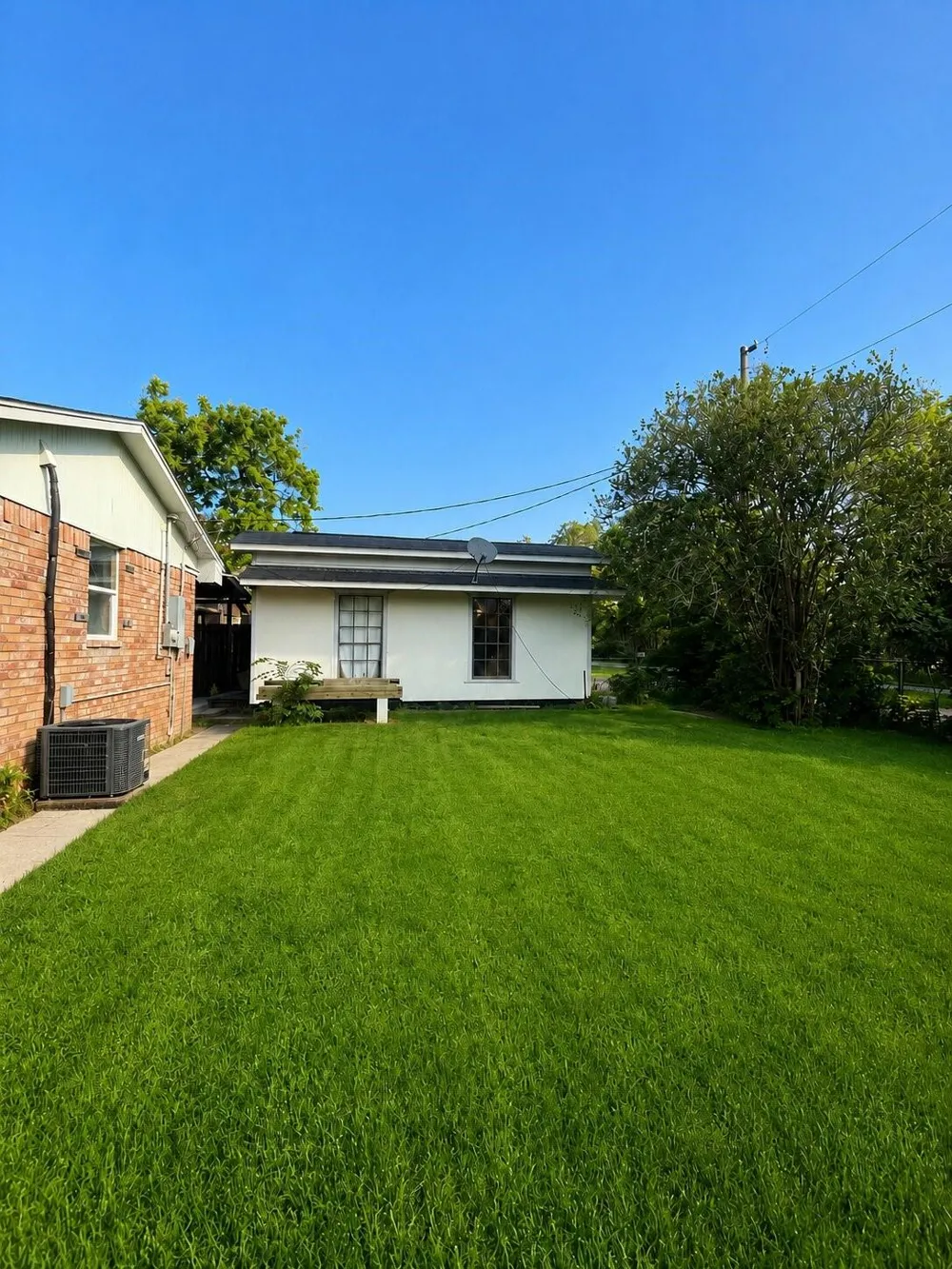 513 W Texas Street Brazoria, TX 77422