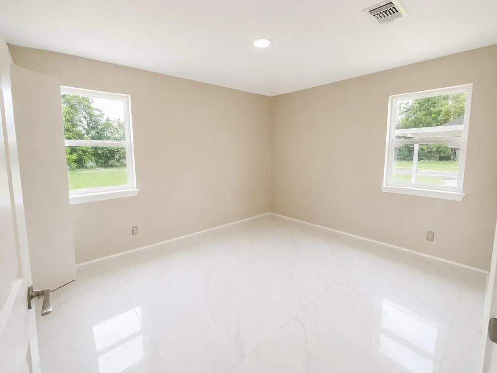 513 W Texas Street Brazoria, TX 77422