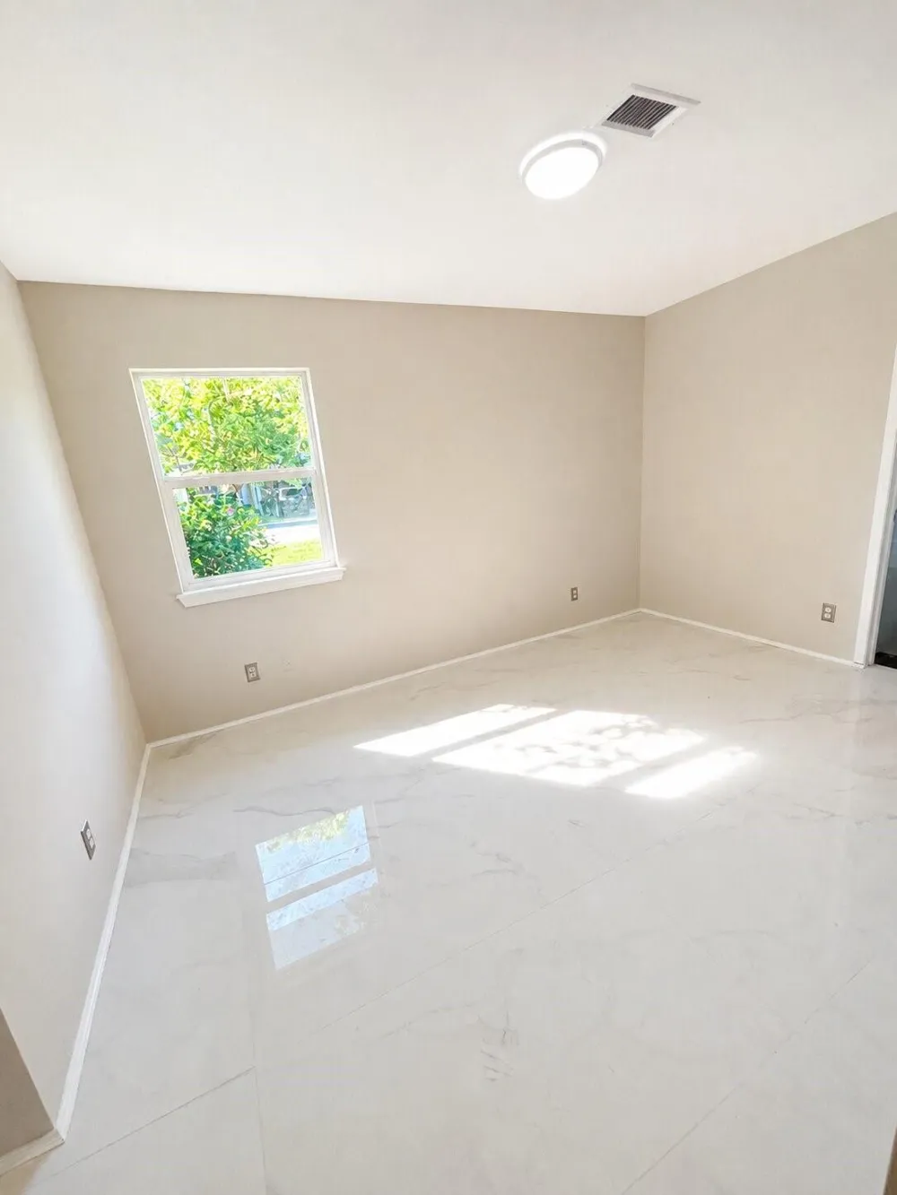 513 W Texas Street Brazoria, TX 77422