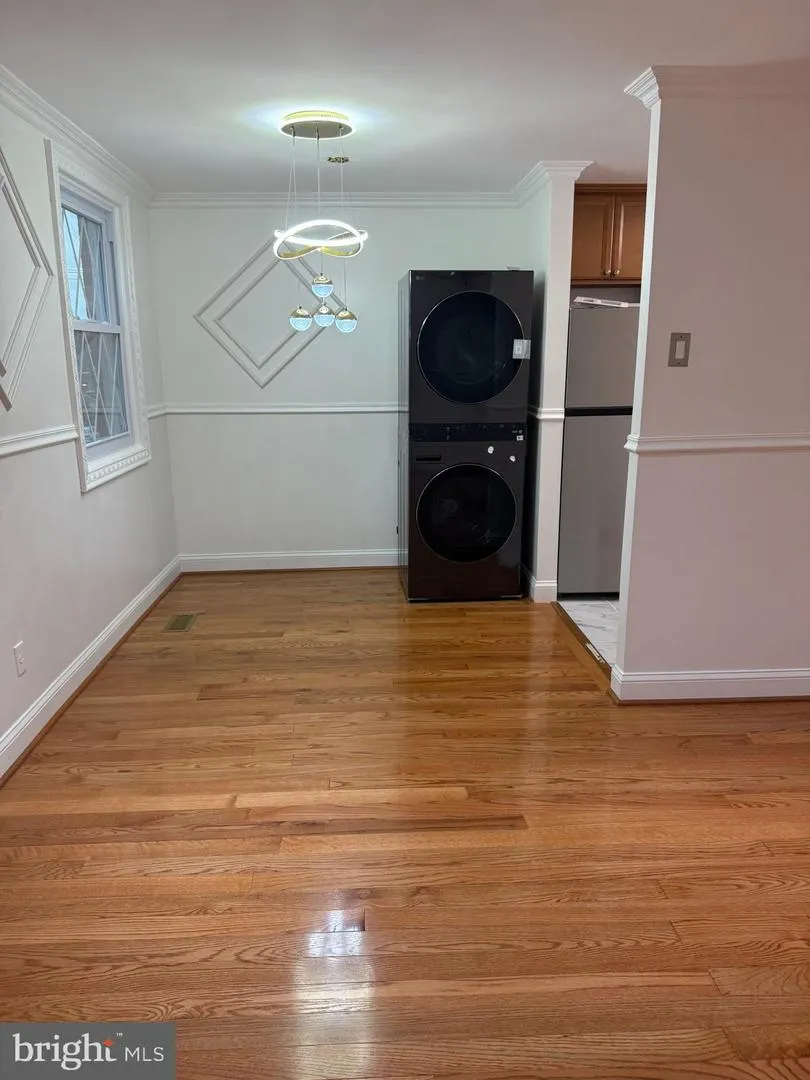 3658 GENESEE DRIVE Philadelphia, PA 19154