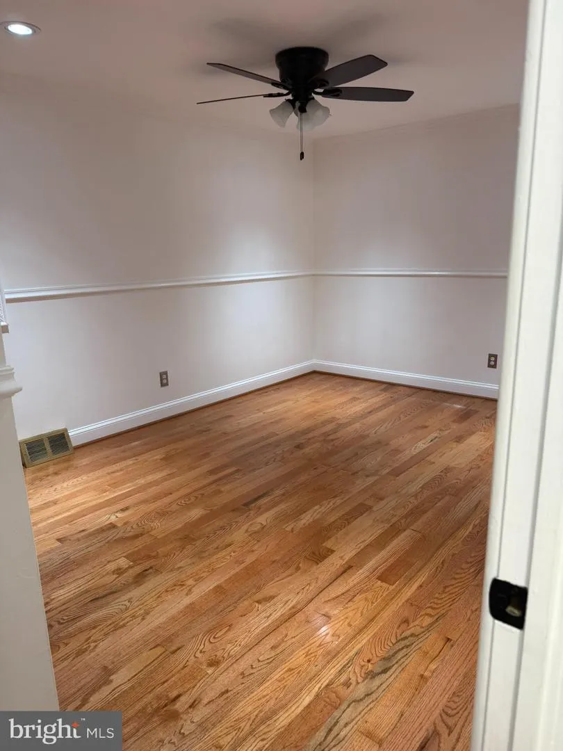 3658 GENESEE DRIVE Philadelphia, PA 19154