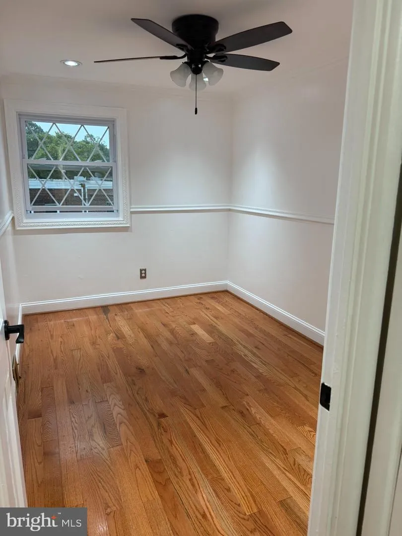 3658 GENESEE DRIVE Philadelphia, PA 19154