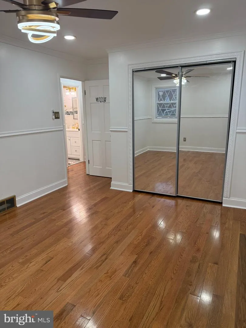 3658 GENESEE DRIVE Philadelphia, PA 19154